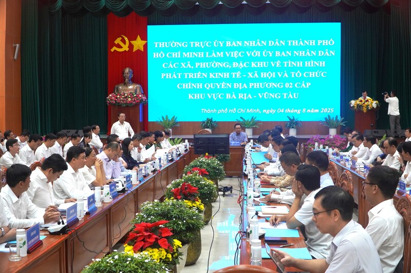 Quang cảnh buổi làm việc. Ảnh: Ngân Ngọc