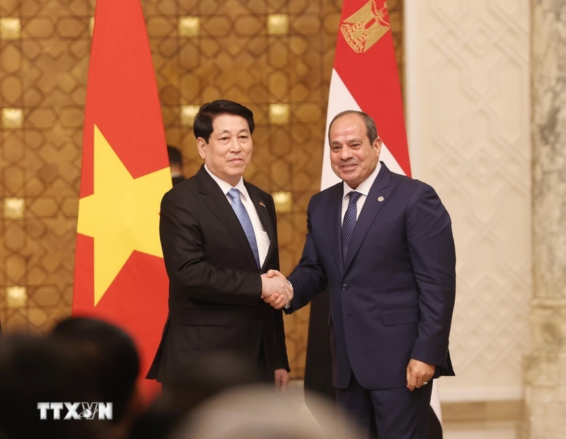 Chủ tịch nước Lương Cường và Tổng thống Ai Cập Abdel Fattah El-Sisi tại cuộc gặp gỡ báo chí, thông tin về kết quả hội đàm. Ảnh: Lâm Khánh/TTXVN