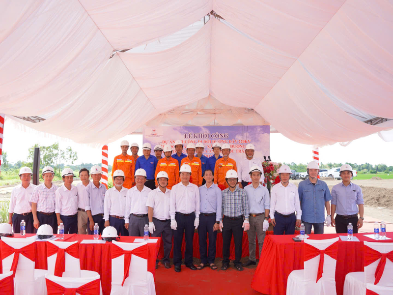 Lễ khởi công hôm nay đánh dấu bước khởi đầu quan trọng trong quá trình triển khai hạ tầng kỹ thuật điện, tạo nền tảng hiện thực hóa tuyến cao tốc trọng điểm quốc gia, phục vụ phát triển vùng Đồng bằng sông Cửu Long.