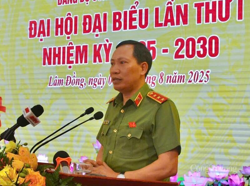 Thượng tướng Lê Văn Tuyến phát biểu chỉ đạo đại hội