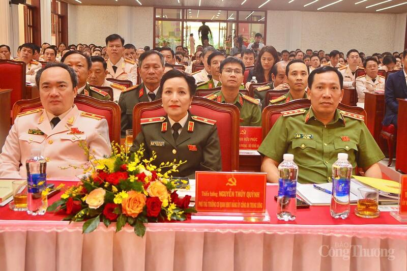 Các đại biểu tham dự đại hội