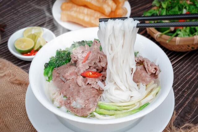 Món phở Hà Nội được nhiều du khách yêu thích.