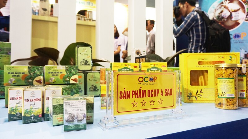 Sản phẩm OCOP Đồng bằng sông Cửu Long đã từng bước khai thác và phát huy được những giá trị đặc sản, văn hóa và giá trị truyền thống của các địa phương. Ảnh: BA