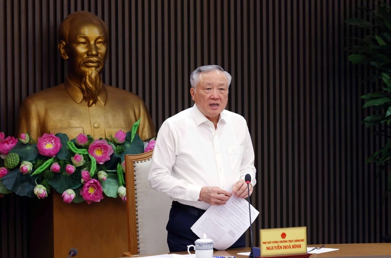 Phó Thủ tướng Thường trực Chính phủ Nguyễn Hòa Bình đề nghị, ngoài 9 nhiệm vụ đã được phân công, Tiểu ban Tuyên truyền Đại hội đại biểu Đảng bộ Chính phủ lần thứ I tập trung hơn nữa cho công tác tuyên truyền về Triển lãm Thành tựu đất nước nhân kỷ niệm 80 năm Quốc khánh. Ảnh: VGP/Nguyễn Hoàng