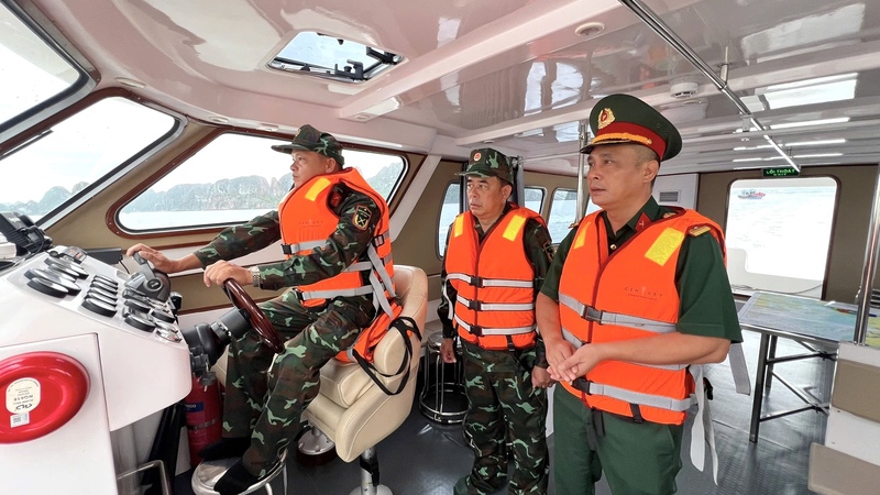 Bộ Chỉ huy Quân sự tỉnh Quảng Ninh triển khai tuần tra 24/24 giờ trên vịnh Hạ Long. Ảnh: Tỉnh Quảng Ninh