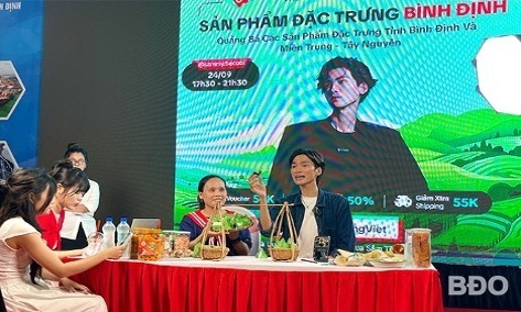 Phí dịch vụ bất ngờ tăng mạnh, nhiều nhà bán hàng không kịp trở tay. Ảnh: Cục Thương mại điện tử và Kinh tế số