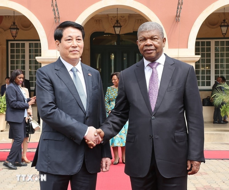Chủ tịch nước Lương Cường và Tổng thống Angola João Manuel Gonçalves Lourenço. Ảnh: Lâm Khánh/TTXVN