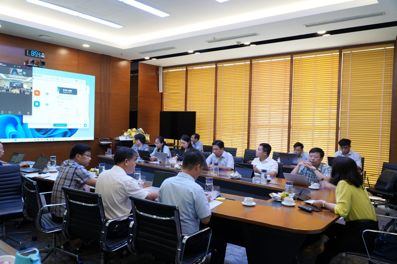 Quang cảnh buổi làm việc
