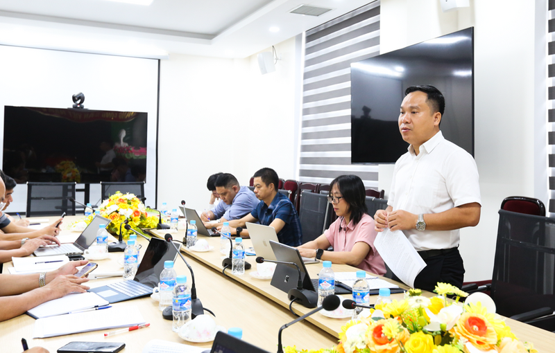 Ông Trịnh Đức Duy - Phó Vụ trưởng vụ Dầu khí và Than phát biểu tại cuộc họp. Ảnh: Trọng Tùng