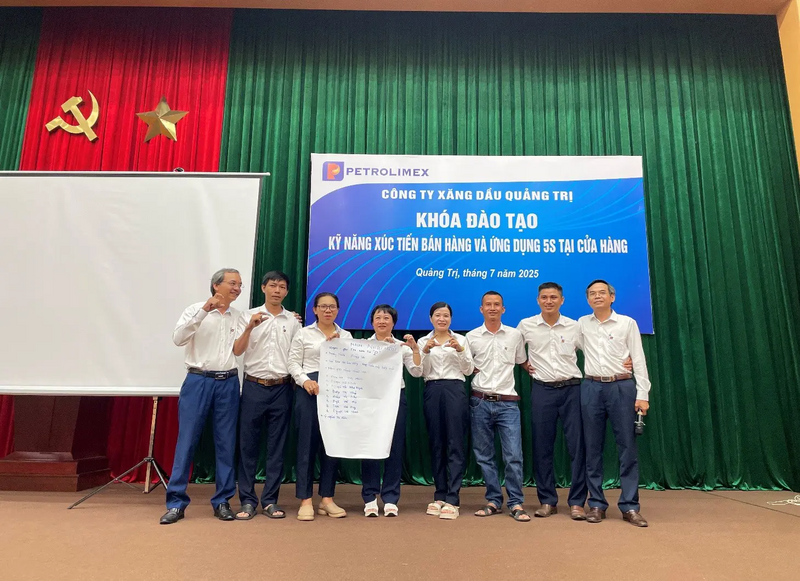 Các học viên trình bày phương án