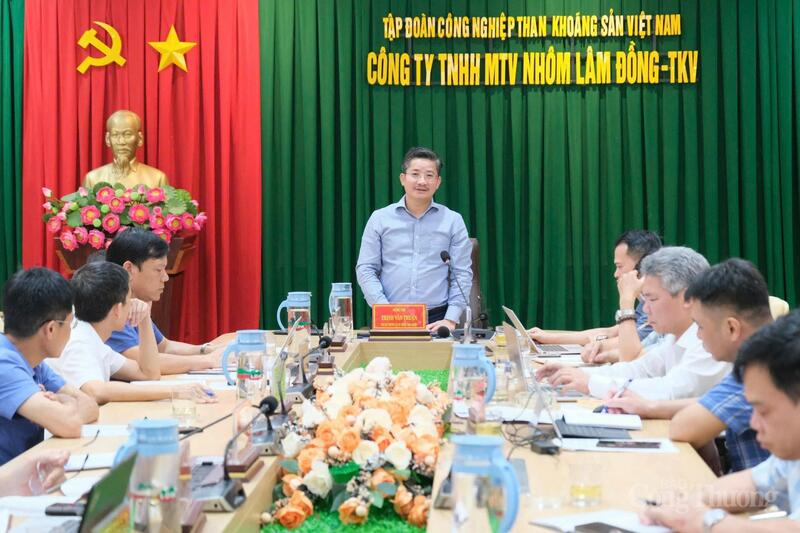 Quang cảnh buổi làm việc. Ảnh: Lê Sơn