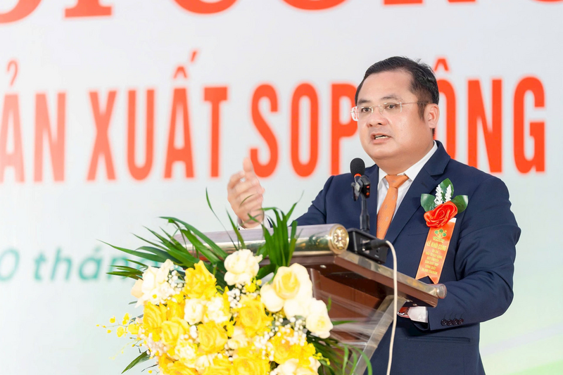 Ông Phùng Quang Hiệp – Chủ tịch Hội đồng Thành viên Tập đoàn Hóa chất Việt Nam đánh giá cao và ghi nhận những nỗ lực của Supe Lâm Thao trong triển khai Dự án sản xuất SOP này. Ảnh: Nguyễn Tùng