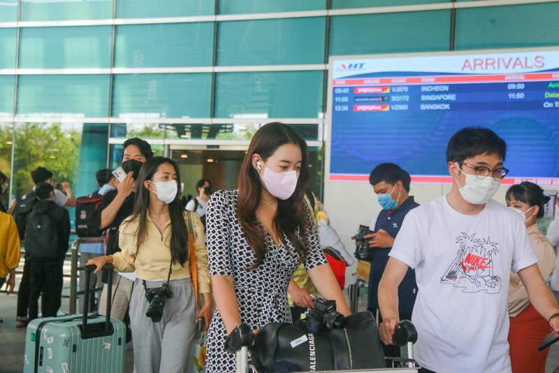 Miễn thị thực với người nước ngoài thuộc diện đối tượng đặc biệt cần ưu đãi phục vụ phát triển kinh tế - xã hội. Ảnh minh họa