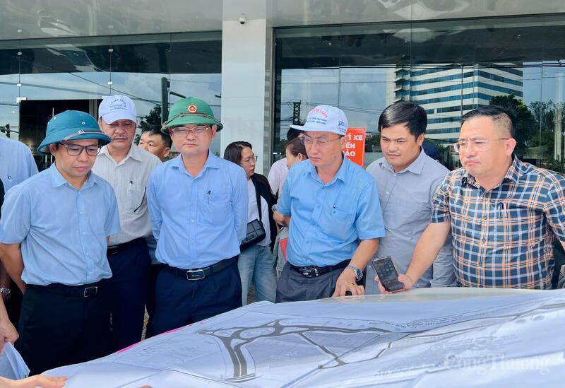 Phó Chủ tịch UBND tỉnh Gia Lai đi kiểm tra hiện trường các dự án tại khu vực phía Tây tỉnh