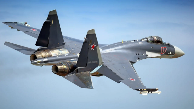 Phương Tây đánh giá J10 có nhiều tính năng vượt trội so với Su-35. Ảnh: TASS