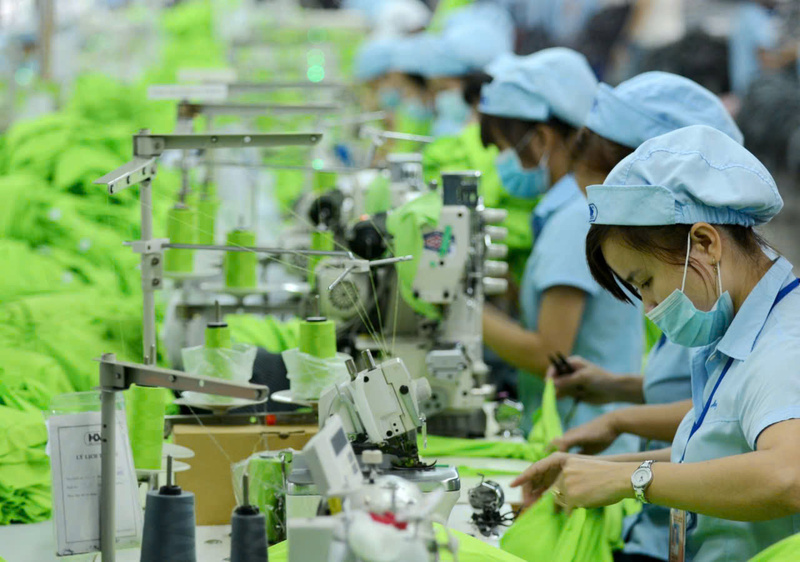 May mặc là một trong những ngành hàng xuất khẩu lớn của các doanh nghiệp thành phố Huế sang thị trường Mỹ. Ảnh: Nguyễn Tuấn