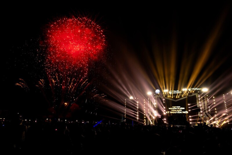 Màn trình diễn pháo hoa nghệ thuật mãn nhãn trên bầu trời đêm TP Thiên niên kỷ T&T City Millennia. Ảnh: T&T Group