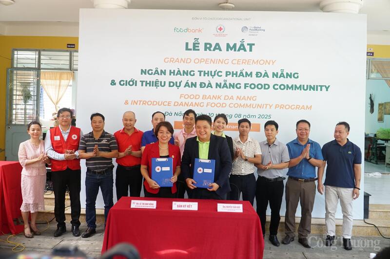 Ký kết hợp tác giữa Hội Chữ thập đỏ Đà Nẵng và Mạng lưới Ngân hàng Thực phẩm Việt Nam trong phối hợp hỗ trợ thực phẩm, giảm nghèo và phòng ngừa thiên tai, dịch bệnh tại địa phương