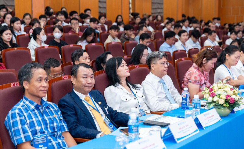 Đại biểu tham dự vòng bán kết cuộc thi. Ảnh: Minh Khuê