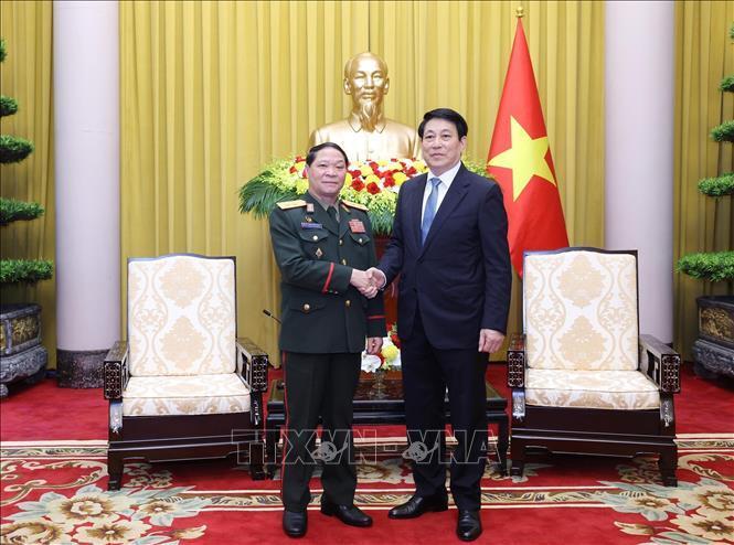 Chủ tịch nước Lương Cường tiếp Chủ nhiệm Tổng cục Chính trị QĐND Lào Vongsone Inpanphim. Ảnh: Lâm Khánh/TTXVN