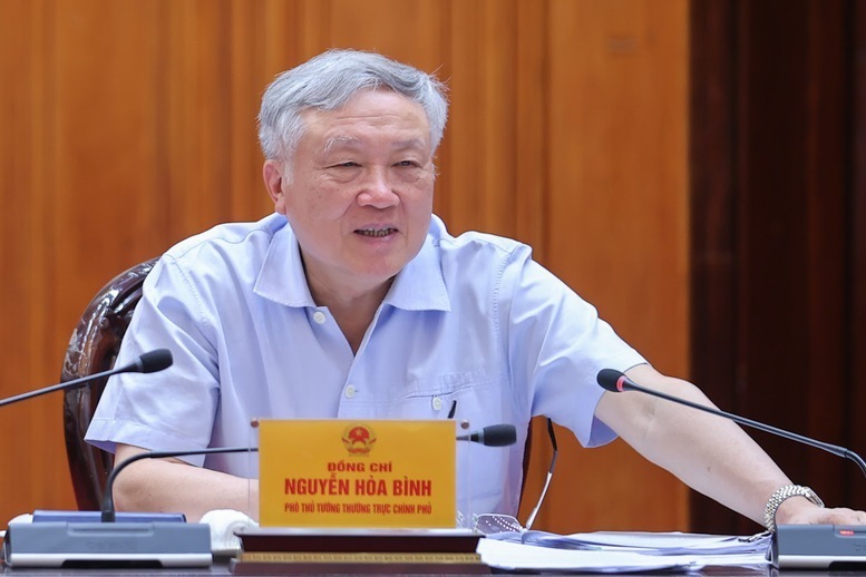 Phó Thủ tướng Thường trực Nguyễn Hòa Bình phát biểu tại cuộc họp. Ảnh: VGP/Nhật Bắc