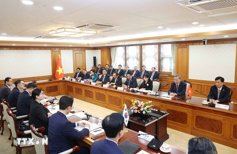 Thủ tướng Kim Min Seok bày tỏ mong muốn Việt Nam quan tâm, tạo điều kiện cho các doanh nghiệp của Hàn Quốc tham gia vào các dự án trọng điểm của Việt Nam. Ảnh: TTXVN