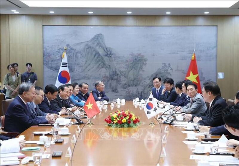 Quang cảnh buổi hội kiến giữa Tổng Bí thư Tô Lâm với Chủ tịch Quốc hội Hàn Quốc Woo Won Sik. Ảnh: Thống Nhất/TTXVN