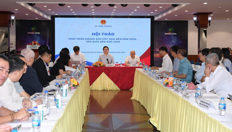 Thứ trưởng Bộ Công Thương Trương Thanh Hoài chủ trì hội nghị. Ảnh: Minh Khuê.