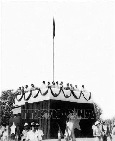 Chủ tịch Hồ Chí Minh đọc bản Tuyên ngôn Độc lập ngày 2/9/1945 tại Quảng trường Ba Đình. Ảnh: TTXVN