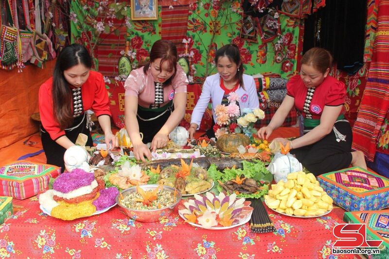 Ẩm thực dân tộc Thái có sức hút nhiều ấn tượng cho du khách. (Ảnh: Báo Sơn La)