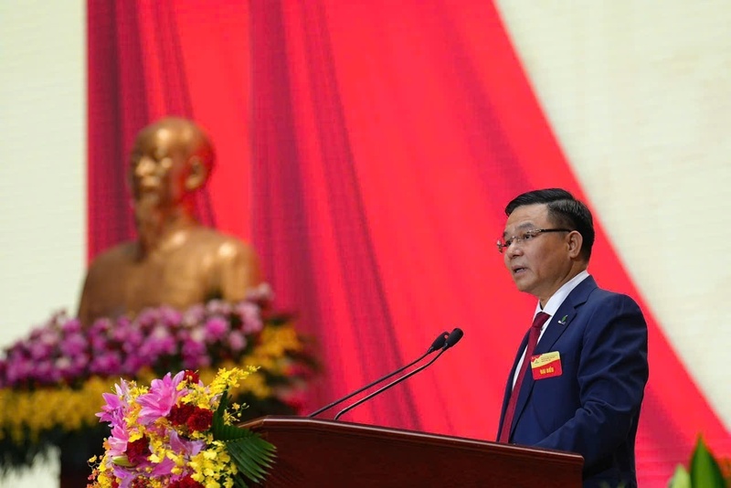 Chủ tịch HĐTV Petrovietnam Lê Mạnh Hùng: “Giữ vững tinh thần ‘Một đội ngũ – Một mục tiêu’, phát triển Tập đoàn có tiềm lực mạnh, năng lực cạnh tranh cao, tiên phong trong dịch chuyển năng lượng, đóng góp tích cực vào kỷ nguyên vươn mình của dân tộc” (Ảnh Petrovietnam)