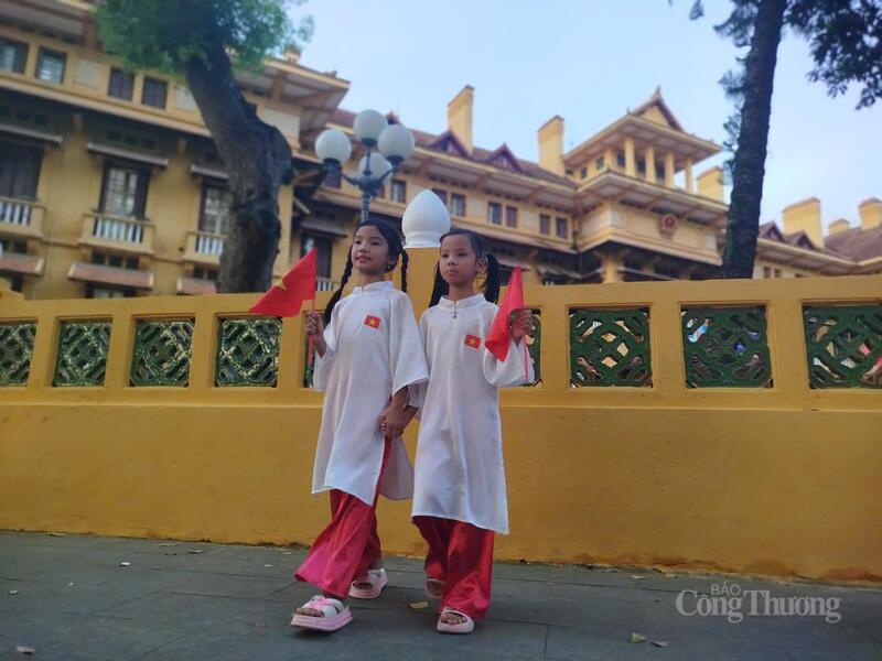 "Concept yêu nước" cũng thu hút các bạn nhỏ.