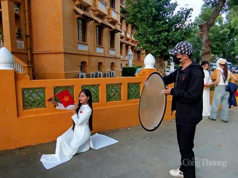 Một số studio tung gói dịch vụ trọn gói, chụp ảnh chuyên nghiệp.