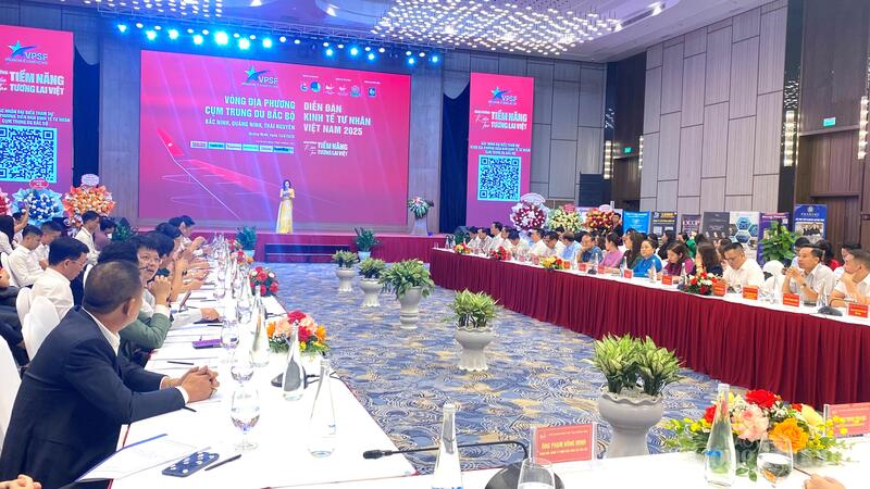 Các đại biểu tham gia diễn đàn