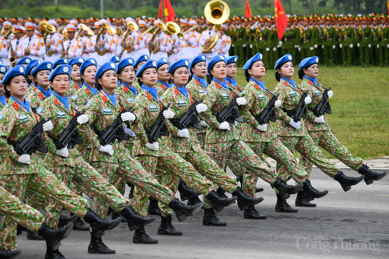 Hàng ngàn chiến sĩ, khí tài tổng hợp luyện diễu binh diễu hành lần 3 - 5