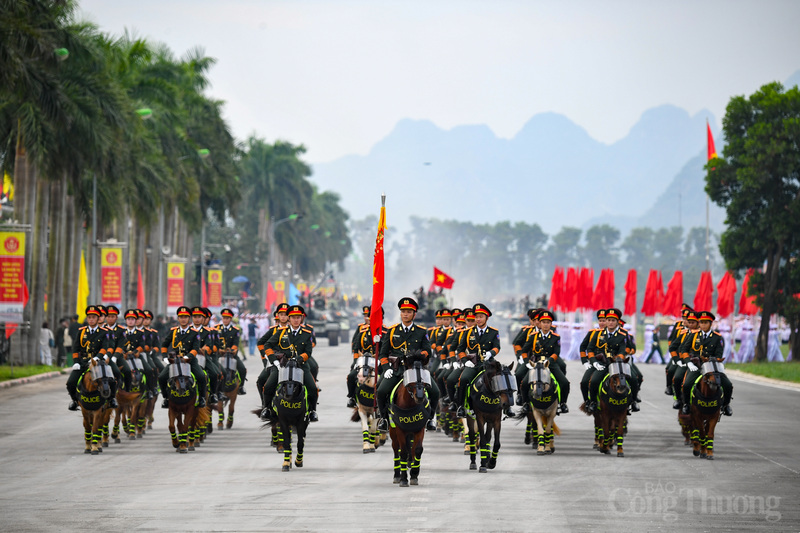 Hàng ngàn chiến sĩ, khí tài tổng hợp luyện diễu binh diễu hành lần 3 - 9