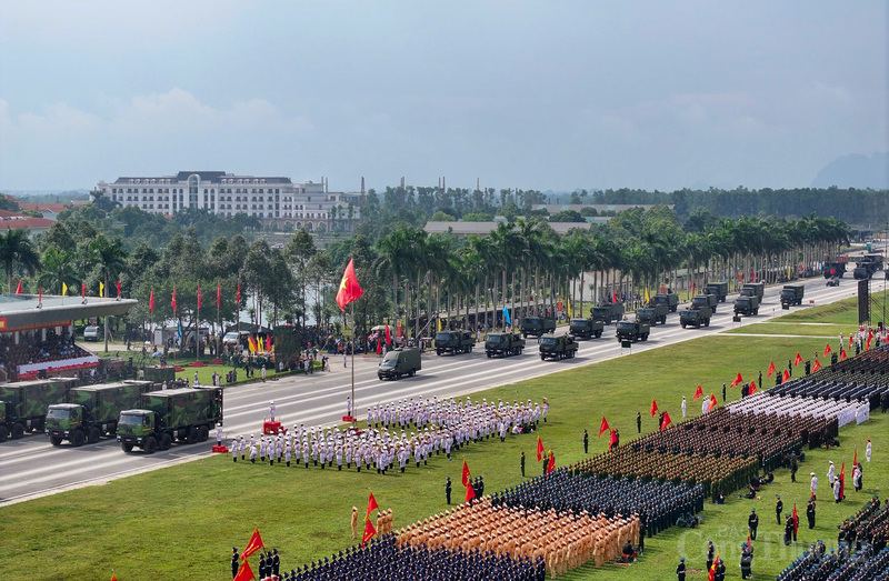 Ngày 13-8, tại Trung tâm Huấn luyện quốc gia Miếu Môn (Hà Nội), đã diễn ra buổi tổng hợp luyện lần thứ 3 chuẩn bị cho diễu binh, diễu hành Kỷ niệm 80 năm Cách mạng Tháng Tám (19-8-1945 - 19-8-2025) và Quốc khánh (2-9-1945 - 2-9-2025).