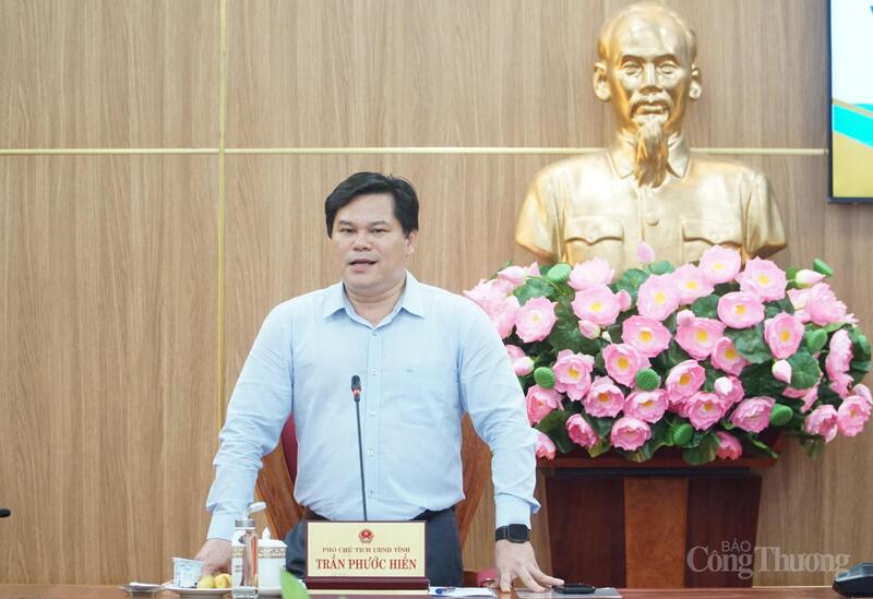 Phó Chủ tịch UBND tỉnh Quảng Ngãi Trần Phước Hiền phát biểu tại buổi làm việc