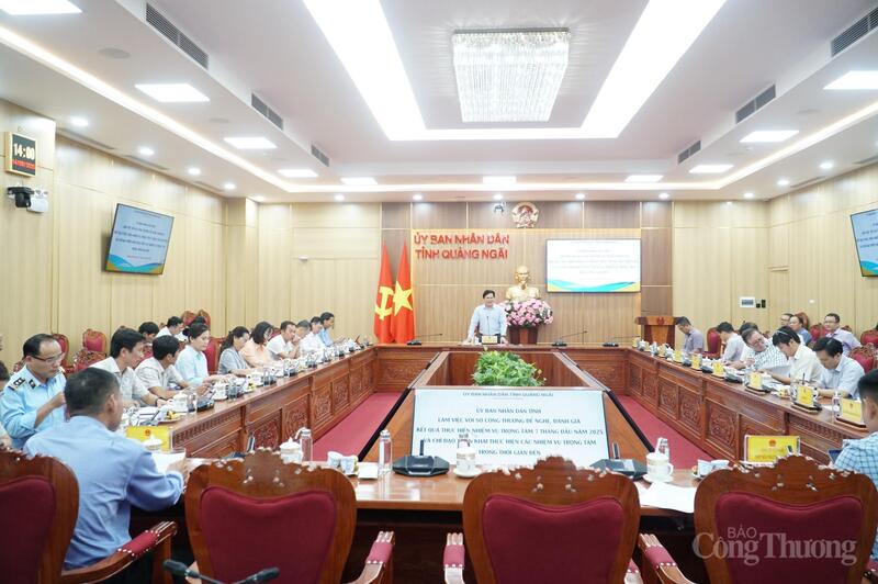 Phó Chủ tịch UBND tỉnh Quảng Ngãi Trần Phước Hiền làm việc với Sở Công Thương tỉnh về thực hiện nhiệm vụ trọng tâm trong thời gian tới