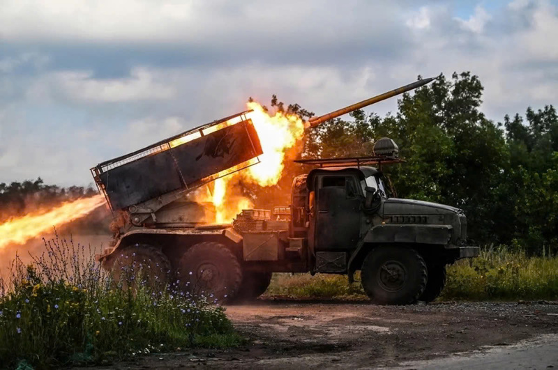 Nga không kích các điểm trú ẩn của lực lượng Ukraine. Ảnh: Getty Images