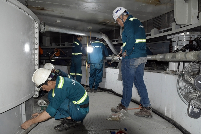 Một số công tác hiệu chỉnh trước khi "chạy không tải". Ảnh: Tình Cường