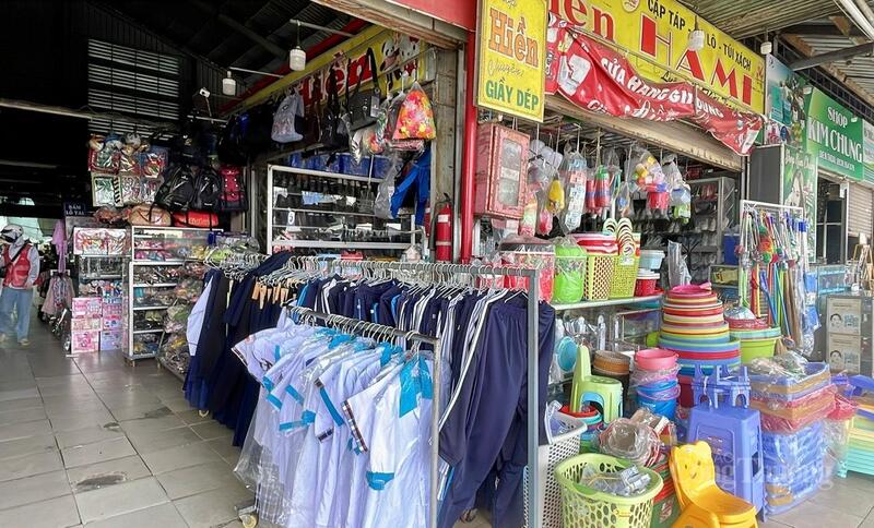 Một gian hàng kinh doanh tại chợ Bình Thuỷ, phường Bình Thuỷ.