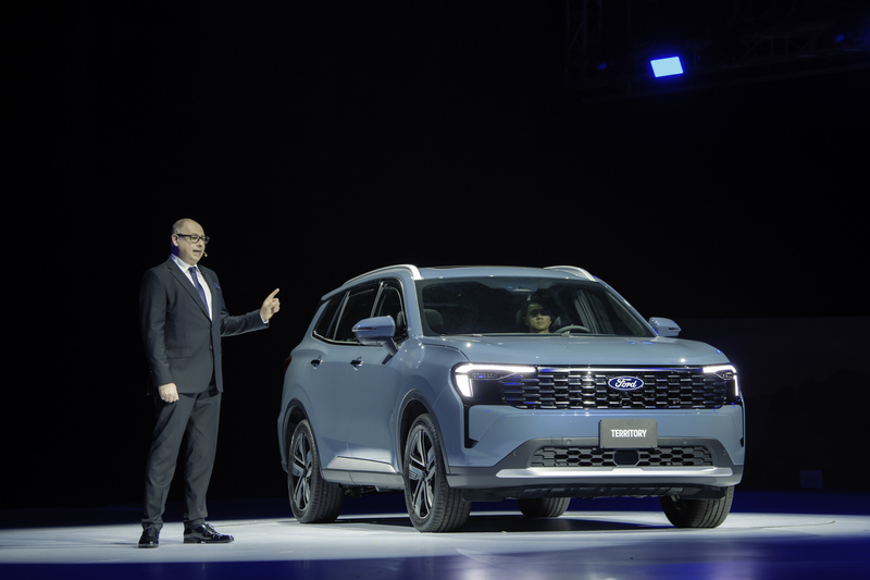 Phiên bản mới của Territory nổi bật với màu sơn xanh khói. Ảnh: Phương Linh