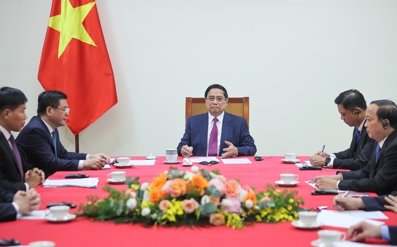 Thủ tướng Phạm Minh Chính điện đàm với Thủ tướng Campuchia Hun Manet. Ảnh: VGP/Nhật Bắc
