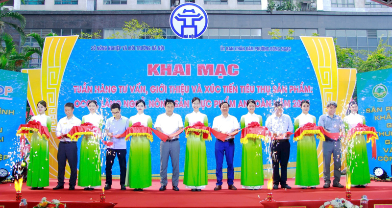 50 gian hàng với 500 sản phẩm OCOP sẽ được giới thiệu đến người tiêu dùng Hà Nội từ ngày 13-17/8. Ảnh: Hạnh Phúc