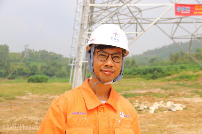 Ông Vũ Công Doanh, cán bộ Phòng giải phóng mặt bằng, Ban Quản lý dự án Điện 1. Ảnh: Thanh Tuấn