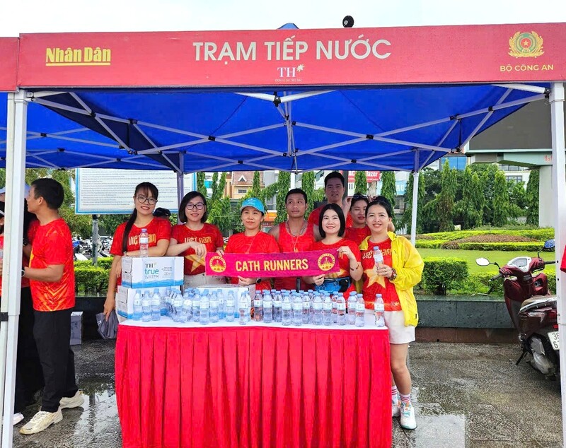 Những trạm tiếp nước tại Quảng trường Lam Sơn