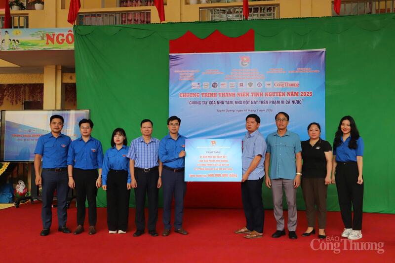 Trong khuôn khổ chương trình tình nguyện đã có 7 căn nhà mới được trao cho các hộ đồng bào dân tộc thiểu số có hoàn cảnh đặc biệt khó khăn