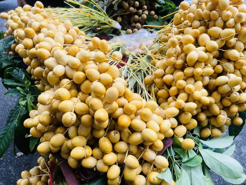 Chà là tươi đang được nhiều người yêu thích vì đẹp mắt và giá trị dinh dưỡng cao. Ảnh: Nguyễn Vy