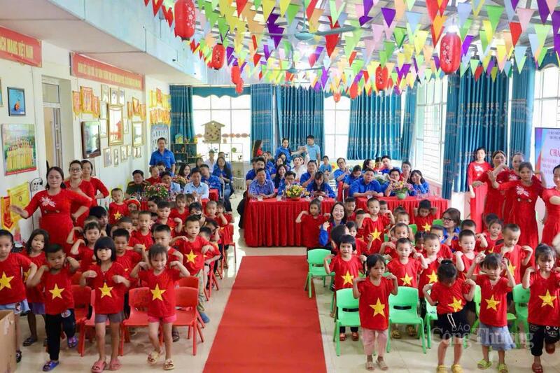 Chùm ảnh: Thanh niên tình nguyện chung tay xóa nhà tạm, nhà dột nát - 31